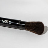 noto lip and cheek duo brush detail