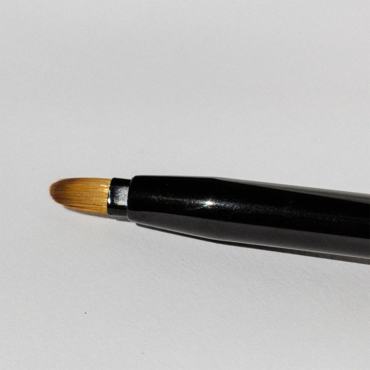 noto lip and cheek duo brush detail